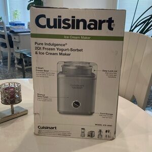 BRAND NEW UNOPENED NEVER USED Cuisinart 2 QT FrozenYogurtSorbet &IcecreamMaker